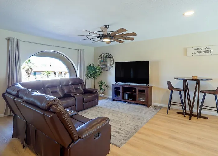 5 Mi To Havasu: W/ Yard & Pool * Lake Havasu City
