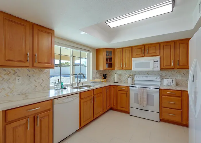 5 Mi To Havasu: W/ Yard & Pool * Lake Havasu City