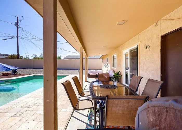 Dom wakacyjny 5 Mi To Havasu: W/ Yard & Pool *
