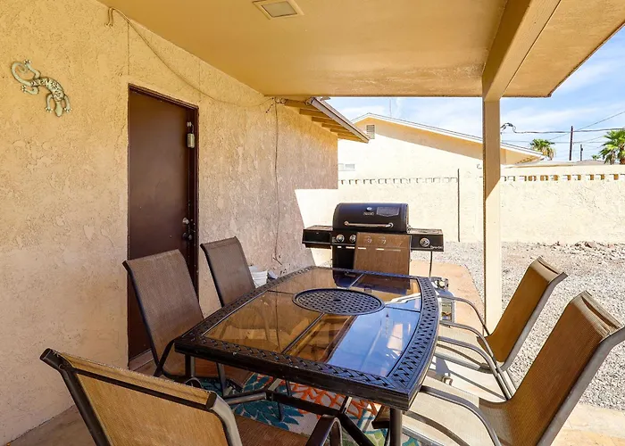 Dom wakacyjny 5 Mi To Havasu: W/ Yard & Pool Lake Havasu City