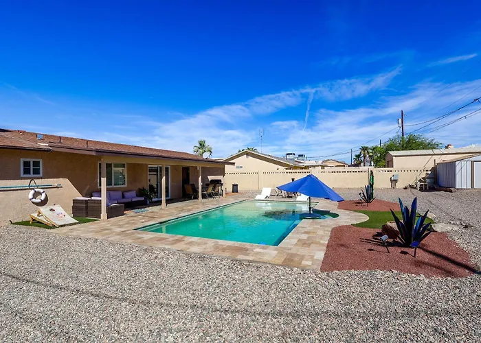 5 Mi To Havasu: W/ Yard & Pool Dom wakacyjny