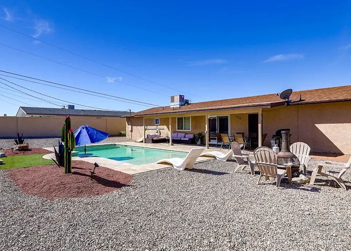 Dom wakacyjny 5 Mi To Havasu: W/ Yard & Pool