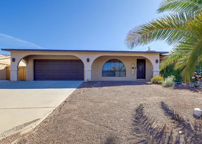 5 Mi To Havasu: W/ Yard & Pool Dom wakacyjny *
